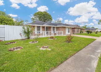 1035 Forestburg Dr, Houston, TX 77038