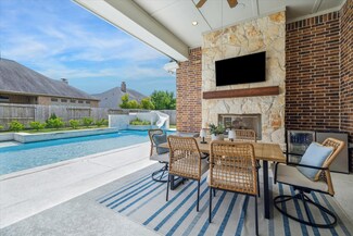 19423 White Rock Landing Ct, Cypress, TX 77433