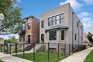 3300 S Giles Ave, Chicago, IL 60616