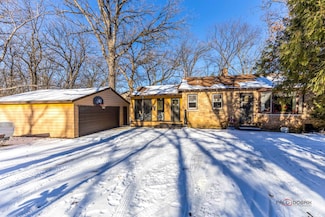 5 Story Book Ln, Lincolnshire, IL 60069