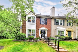 25 Sheffield Ct, North Brunswick, NJ 08902