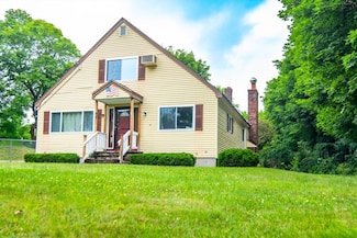 95 N Lowell St, Methuen, MA 01844