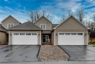 4525 Lauder Ln, Skaneateles, NY 13152