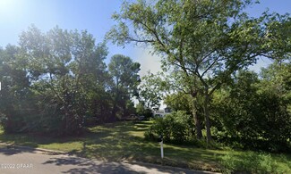 708 5th St SE, Devils Lake, ND 58301