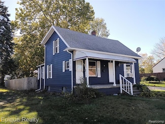 949 Boston Ave, Waterford, MI 48328