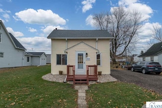 505 7th St, Madison Lake, MN 56063