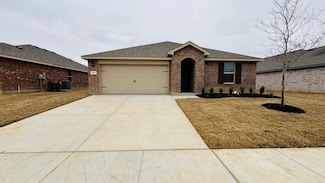 320 Wildrose Cir, Cleburne, TX 76033