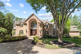 14 Stewart Ct, Westwood, NJ 07675