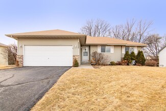 5735 Yucca Ln N, Plymouth, MN 55446