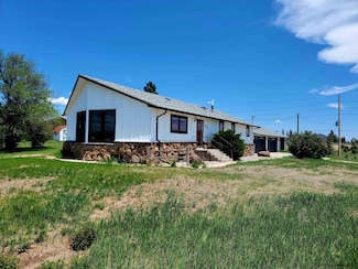 808 E Laughlin Rd, Cheyenne, WY 82009