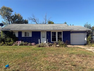 4309 Benton St NE, Cedar Rapids, IA 52402