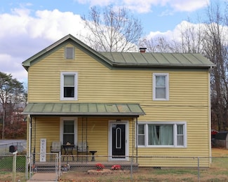 364 N Bath Ave, Waynesboro, VA 22980