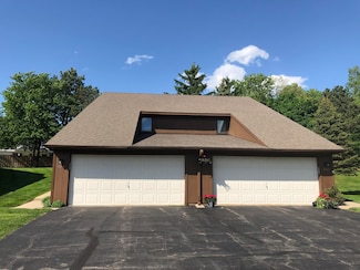 599 Echo Ct Unit 13, Saline, MI 48176
