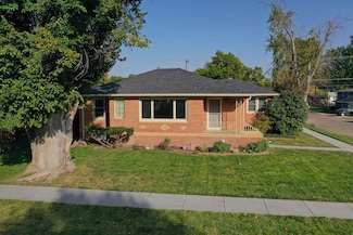 1302 N Hewett Ave, Hastings, NE 68901