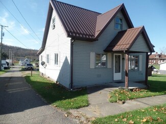 120 Locust St, Salesville, OH 43778