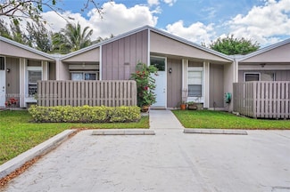 616 Woodgate Cir Unit D, Sunrise, FL 33326