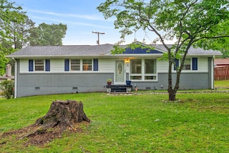303 Hilldale Ln, Clarksville, TN 37043