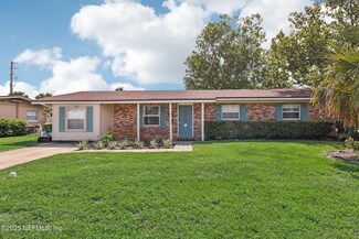 35 Sandra Dr, Jacksonville Beach, FL 32250