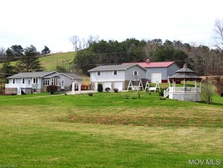 1128 Sun Valley Rd, Washington, WV 26181