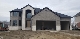 36711 N Pointe Dr, New Baltimore, MI 48047