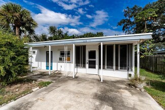 226 Olson Ave, Fort Pierce, FL 34946