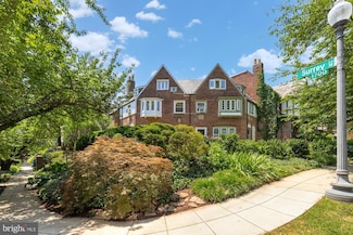 1712 Surrey Ln NW, Washington, DC 20007
