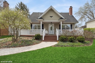 427 W Cook Ave, Libertyville, IL 60048
