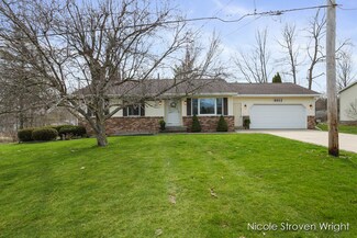 8602 Keiser St SE, Alto, MI 49302