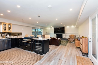 5835 E 15th St, Tucson, AZ 85711