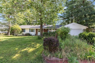 903 Harding St, Waupaca, WI 54981