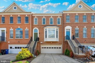 4576 Fair Valley Dr, Fairfax, VA 22033