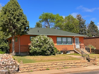 912 Summit Blvd, Bismarck, ND 58504