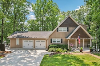 890 Lake Dr, Snellville, GA 30039