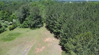 821 E Greenwood St, Abbeville, SC 29620