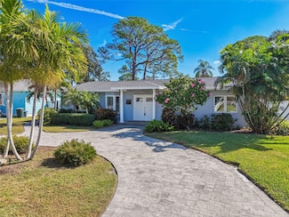 1787 Santa Barbara Dr, Dunedin, FL 34698