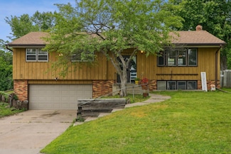1261 Lealand Rd E, Saint Paul, MN 55109