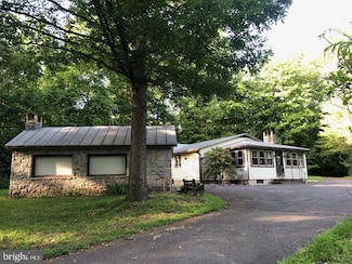 201 Old Mountain Rd, Bethel, PA 19507