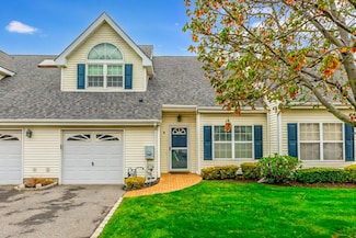 12 Joyces Way, Bay Shore, NY 11706