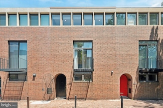 283 Locust St, Philadelphia, PA 19106