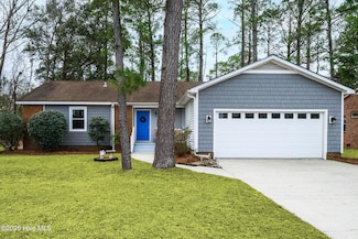 6203 Gondolier Dr, New Bern, NC 28560