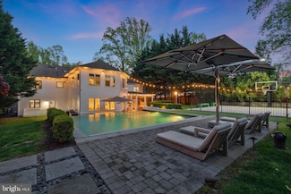 2850 Rosemary Ln, Falls Church, VA 22042