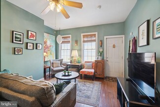 2611 Amber St, Philadelphia, PA 19125