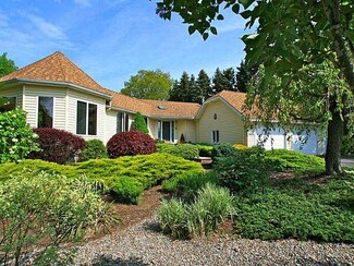 6712 Ann Lee Dr, North Rose, NY 14516