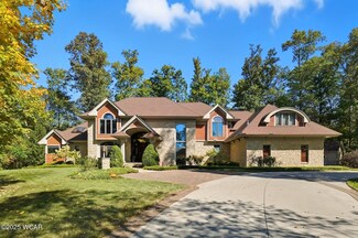 3039 Lakeshore Dr, Lima, OH 45806