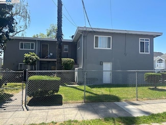 5775 Walnut St, Oakland, CA 94605