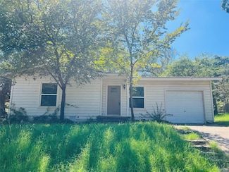 207 Live Oak Ln, Weatherford, TX 76086