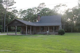 152 Hillcrest Ln, Whiteville, NC 28472