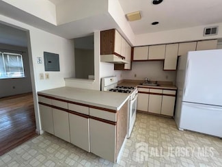 37 Judson St Unit 13B, Edison, NJ 08837