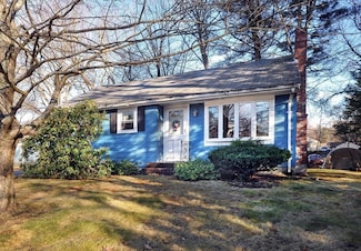 5 Fern Rd, Holbrook, MA 02343