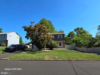 240 Hampshire Dr, Chalfont, PA 18914